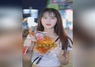 00后小姐姐蹭饭吃,美食与友情的温暖邂逅
