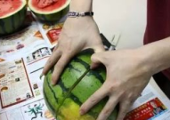 吃瓜白虎粉色薯条网红视频,趣味横生引网友热议